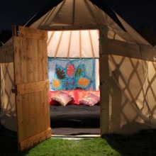 green-yurt-hire-uk-with-Alex-Green-and-Phil-Stockton-91