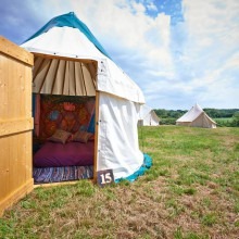 green-yurt-hire-uk-with-Alex-Green-and-Phil-Stockton-91