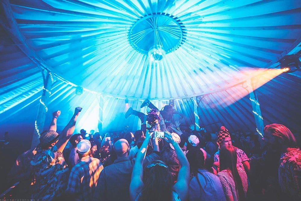 Large Yurt - Crowd Surf